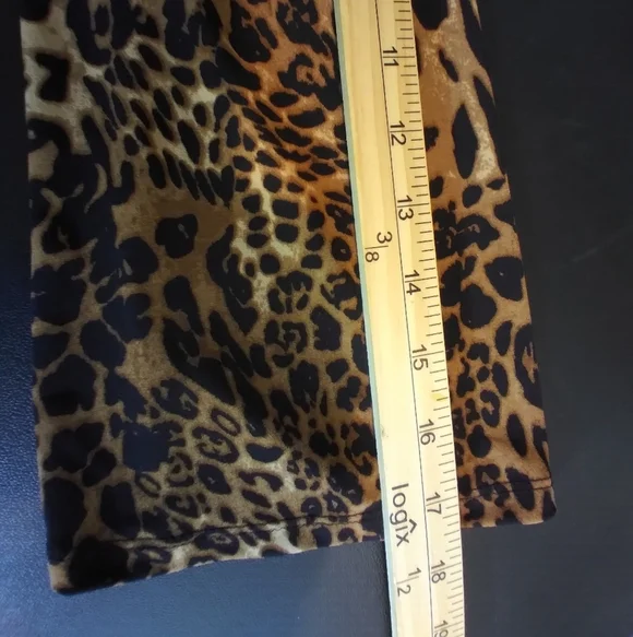 Chicos Leopard Print V-Neck Dress Size Chicos 2 Mobwife Glam Vacation Office - Picture 4 of 7